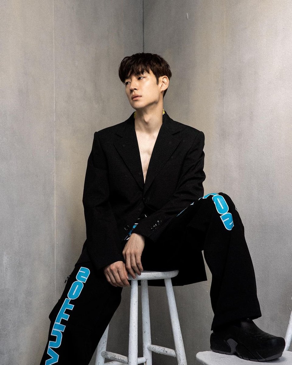 PHHoonist's tweet photo. @leejehoon_official
Instagram Update 📸
⠀
Caption ~
B cut🪞 @voguehongkong

#LeeJeHoon #이제훈
#Hoonstagram https://t.co/uH1ExyefkQ