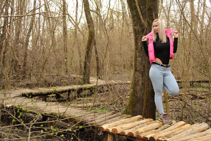 Come to my page if you are a SW fan! https://t.co/MxyCfcWgkh https://t.co/9GNYEHLeSP