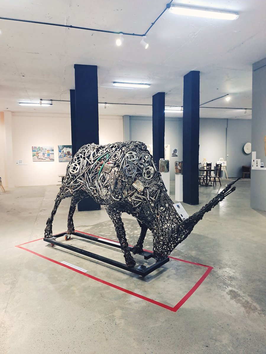 visualsbykoech's tweet photo. I am starting a thread of the art galleries as promised earlier. Visited the first one on the list and here are the details.

Name: Ardhi Gallery
Location:Ole Sangale Link Road,(https://t.co/IgKkVgLVRZ)
Current Exhibition: Esho Funi, A recycled art exhibition https://t.co/EYkBRL0qPQ