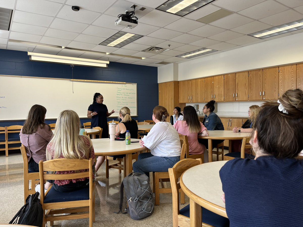 ryanflessner's tweet photo. Mon: Spent time w/ @ButlerCOE Block B, #PrincipalSam, &amp; #MsPorter at @JWRiley43. 

Tues: Headed to @IpsButlerLab55 w/ Block A to work w/ #ErikaKline &amp; the K-2 team. 

Wed: Talked #elemmath w/ teachers from across Central Indiana at @WabashValleyEC. 

What an amazing week so far! https://t.co/URGIPt4Z7D