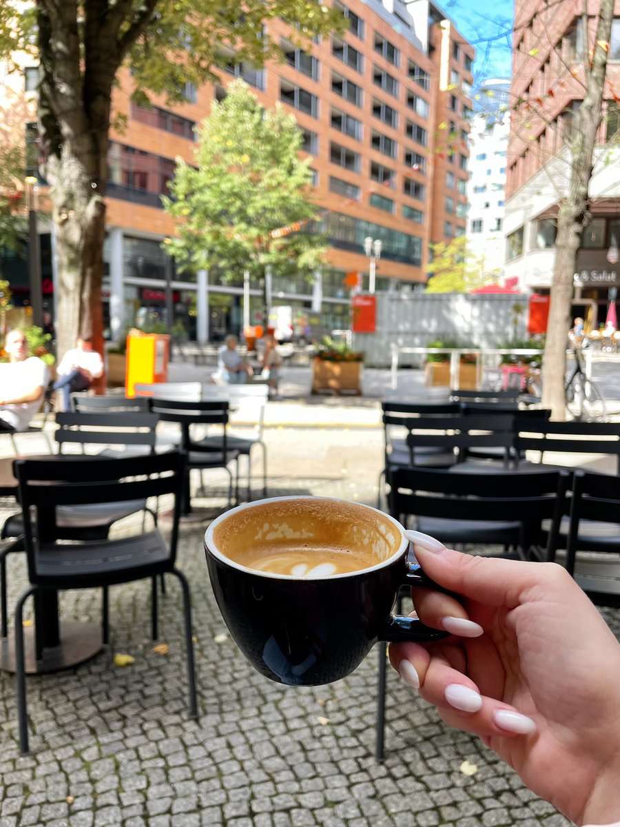 DariaStrategy's tweet photo. GM everybody! The after party of @dappcon_berlin was full of fun and loud ๐ Now itโs time to get some coffee from @THEBARNBERLIN โ๏ธ
@BerBlockWeek #dappcon #berlinblockchainweek #dappcon23 https://t.co/4uHY7bbuC8