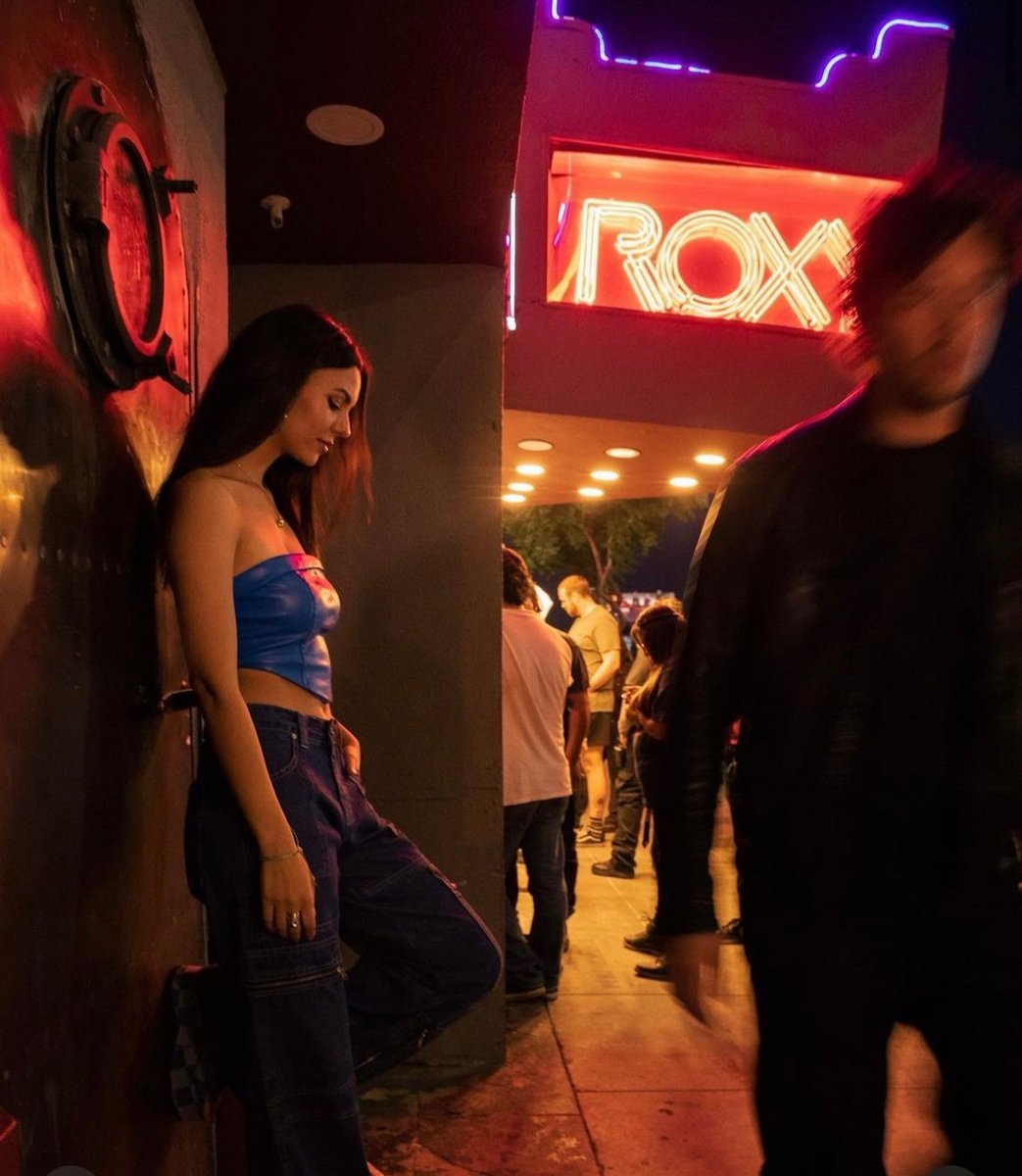 victoriajfansp's tweet photo. Could I have missed you passing by, out at a bar under the neon lights…🖤🎶 Have you streamed #OnlyAStranger yet? (Link in bio) https://t.co/cB4c6BoKjk