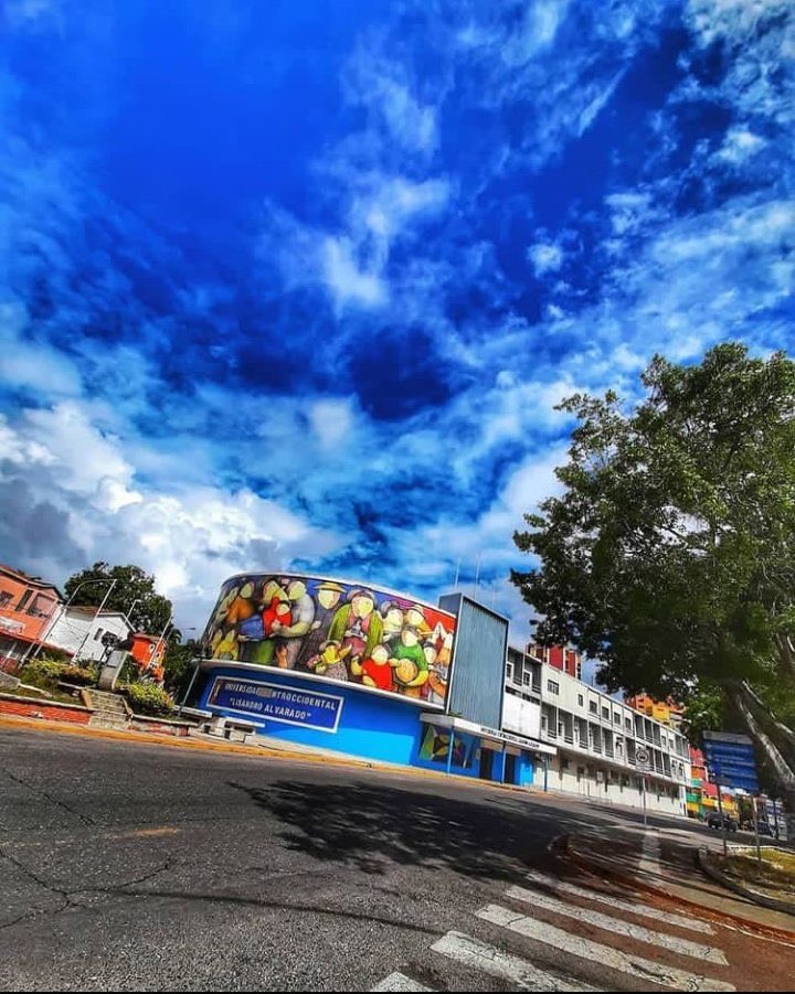Fredyandradea's tweet photo. Barquisimeto, capital musical de Venezuela 🇻🇪 conmemora hoy #Sept14 su aniversario 471, felicitaciones !!.. https://t.co/KCvhZxFMXQ