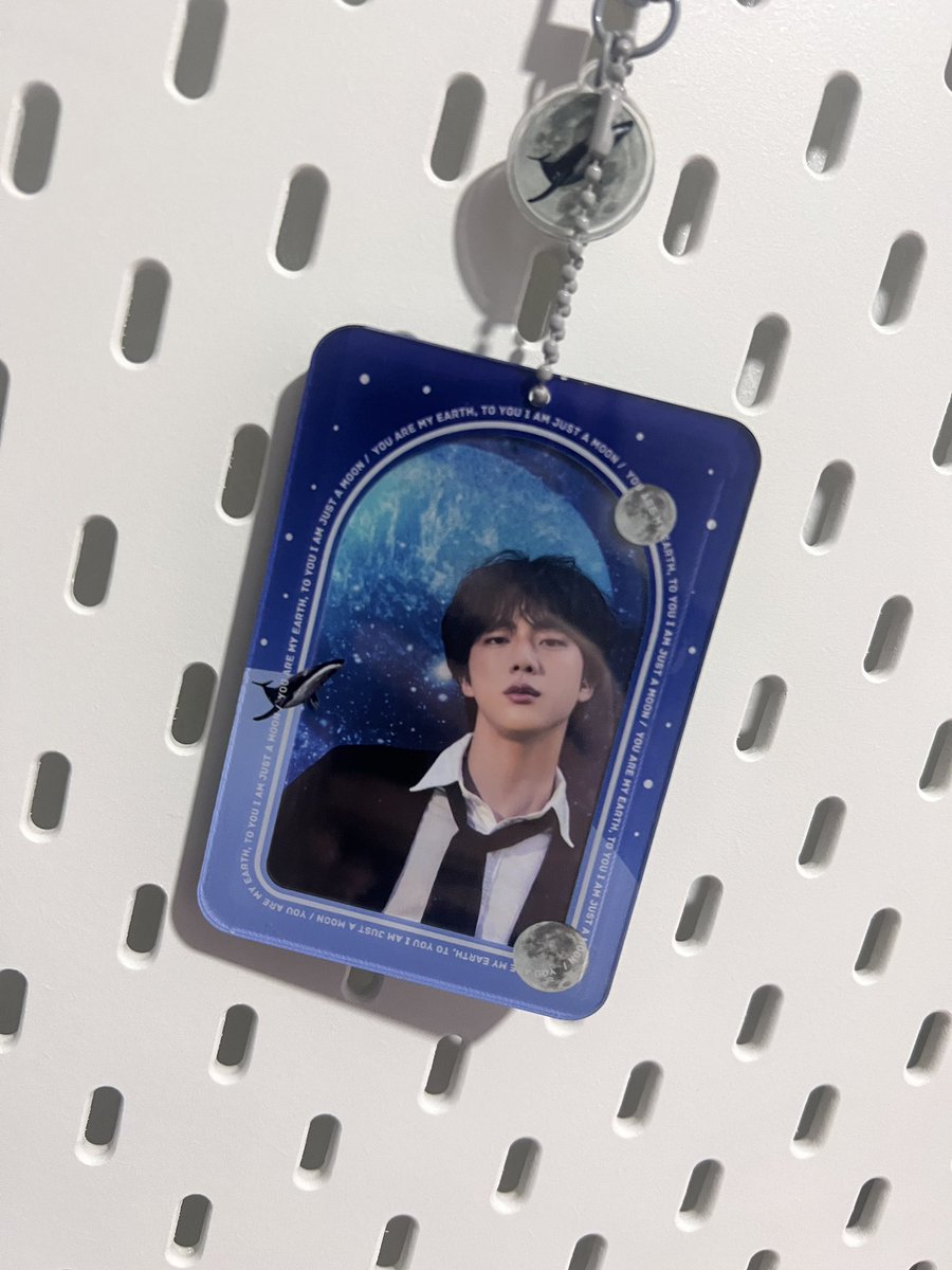 Thank you to <a href="/Asiniguelas/">sienne ☽</a> for gifting me this TA inspired acrylic pc holder. Bagay na bagay sa baby ko 🫶🏻🫶🏻🫶🏻 more please? HAHAHAHHAHA lablab 😘

Thank you <a href="/BamtanLab/">BAMTAN LAB | BTS FANMADE GOODS</a> 💜