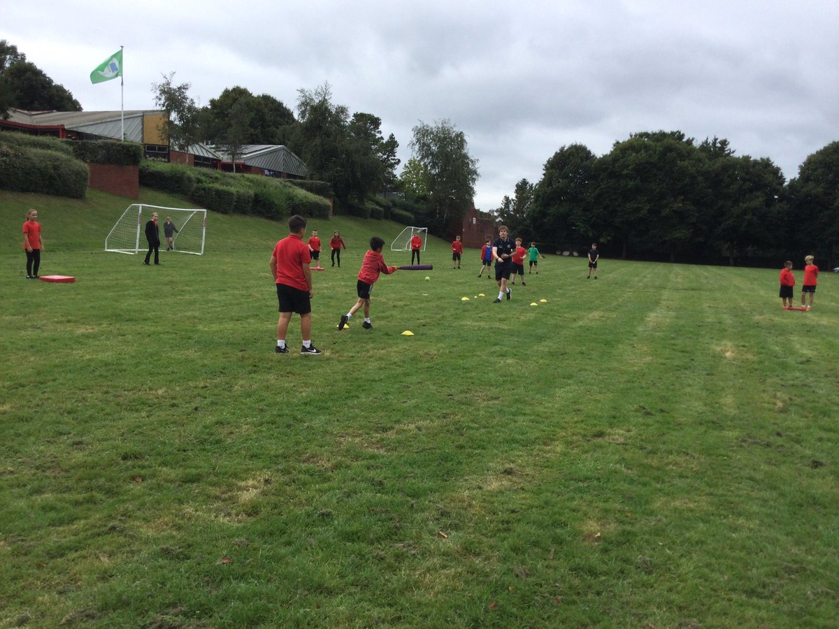 PPSMrsJones's tweet photo. Fantastic teamwork this morning playing Welsh baseball. Excellent communication skills when fielding and super support for teammates when batting. Gwaith anhygoel blwyddyn 6. 😊👏👏👏@PPSHealth_Well @PentrepoethPrim https://t.co/ZgHqA4qEqU