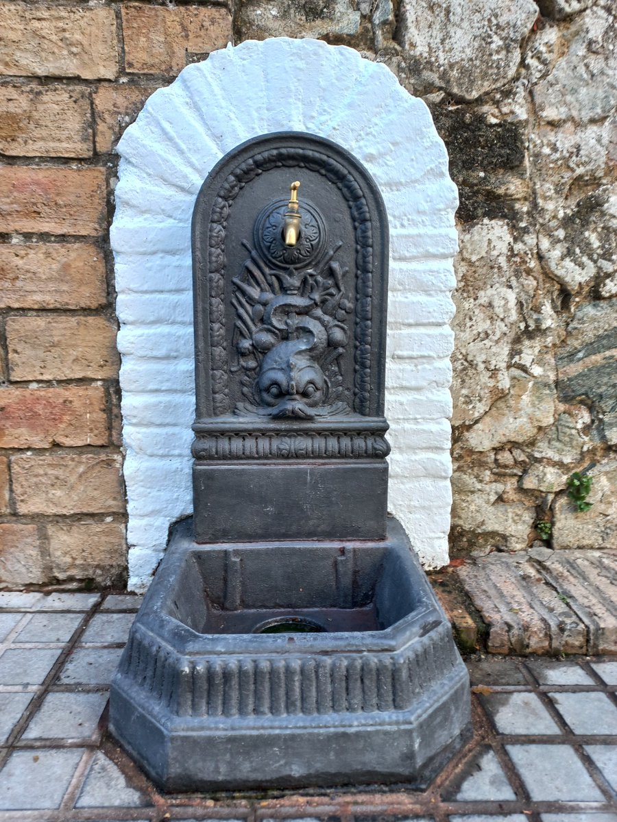 Cortegana_tur's tweet photo. Fuente del Callejón y calle Mendo, puntos muy cercanos y emblemáticos en #Cortegana 😊❤️
#pararespiraysientecortegana
#turismorural #RutaDelAgua #CallesConEncanto https://t.co/FnqxZud1MH
