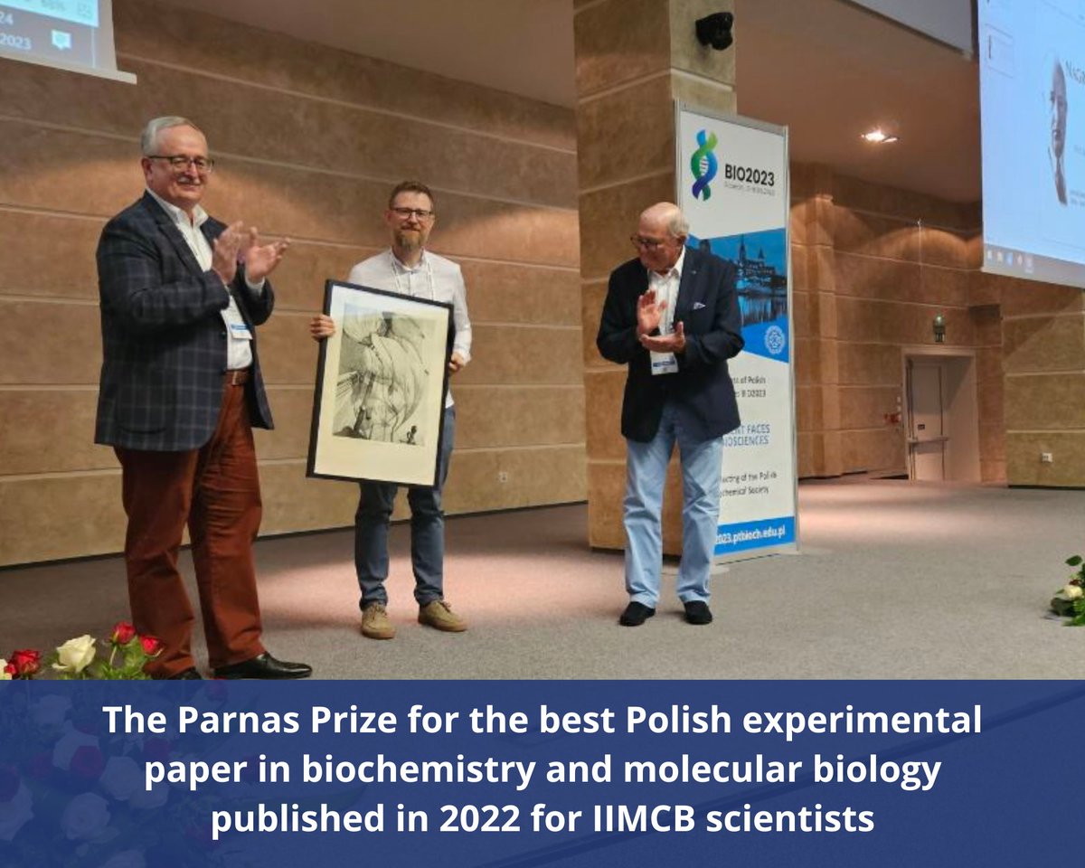 IIMCB_Poland's tweet image. #BIO2023 began yesterday with the official giving of the Parnas Prize to Marcin Nowotny. The Polish Biochemical Society appreciated the paper by M. Nowotny, M. Figiel, and co-authors: bit.ly/NAR_NowotnyLab
Pictured from left: A. Szewczyk, M. Nowotny, A. Legocki