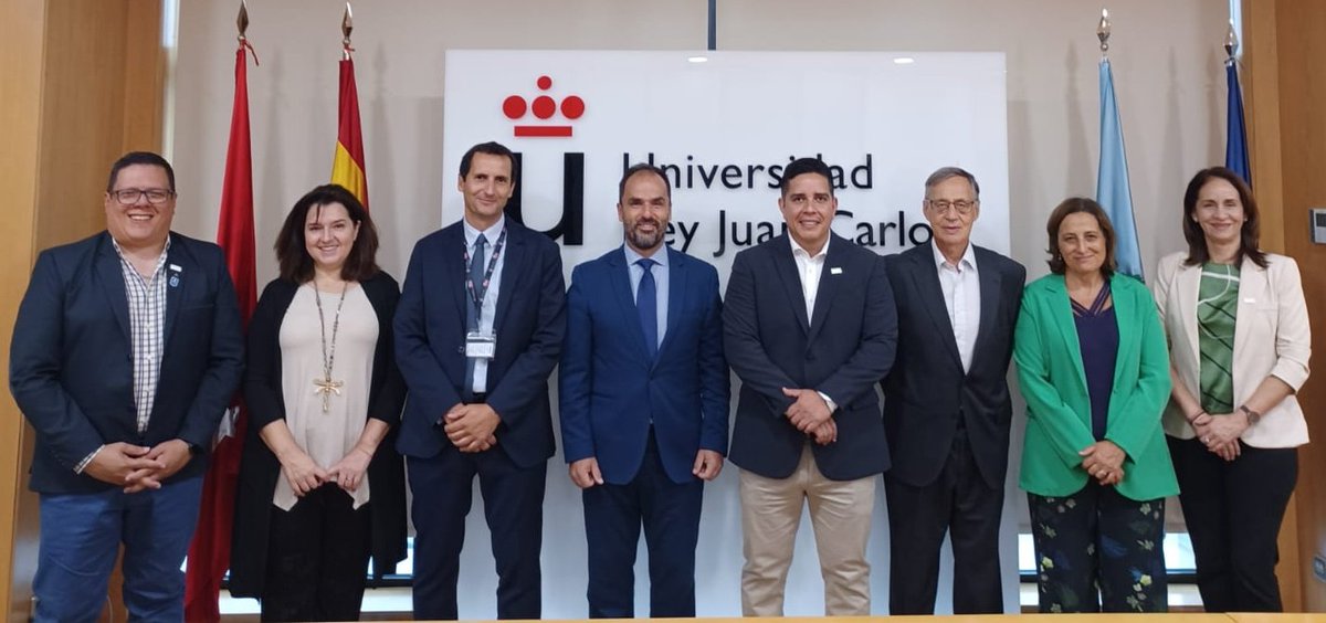 urjc's tweet photo. Esta mañana el rector de la Universidad Estatal de Milagro en Ecuador, Jorge Fabricio Guevara, y miembros de su equipo, han visitado la URJC https://t.co/Cnqd0hi23u