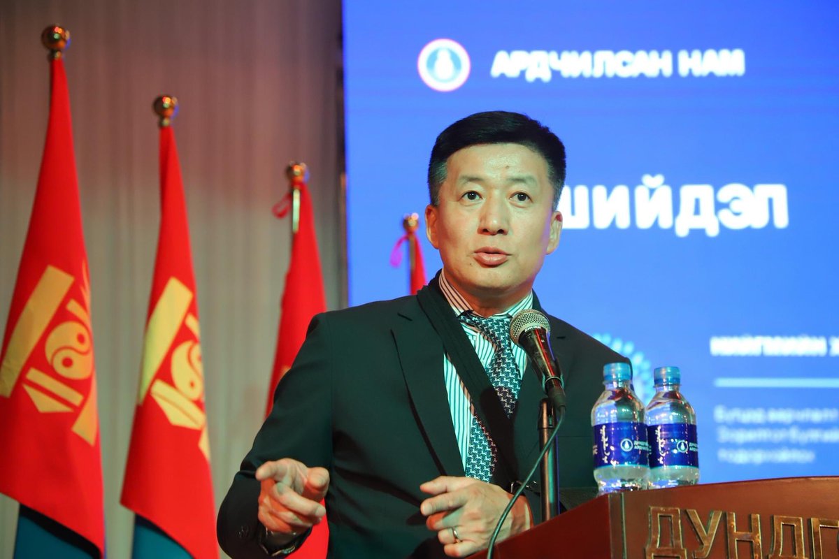 Баярцогт гэдэг хүн улс төрд эргэж ирээд маш олон дайсан гараад ирлээ. Энэ бол ардчилсан намын гишүүдийн үзэн ядалт биш харин монгол улс хөгжих бий гэсэн гадны нөлөө бна. Баярцогт Монголд илүү хэрэгтэй олон төсөл хэрэгжүүлнэ.