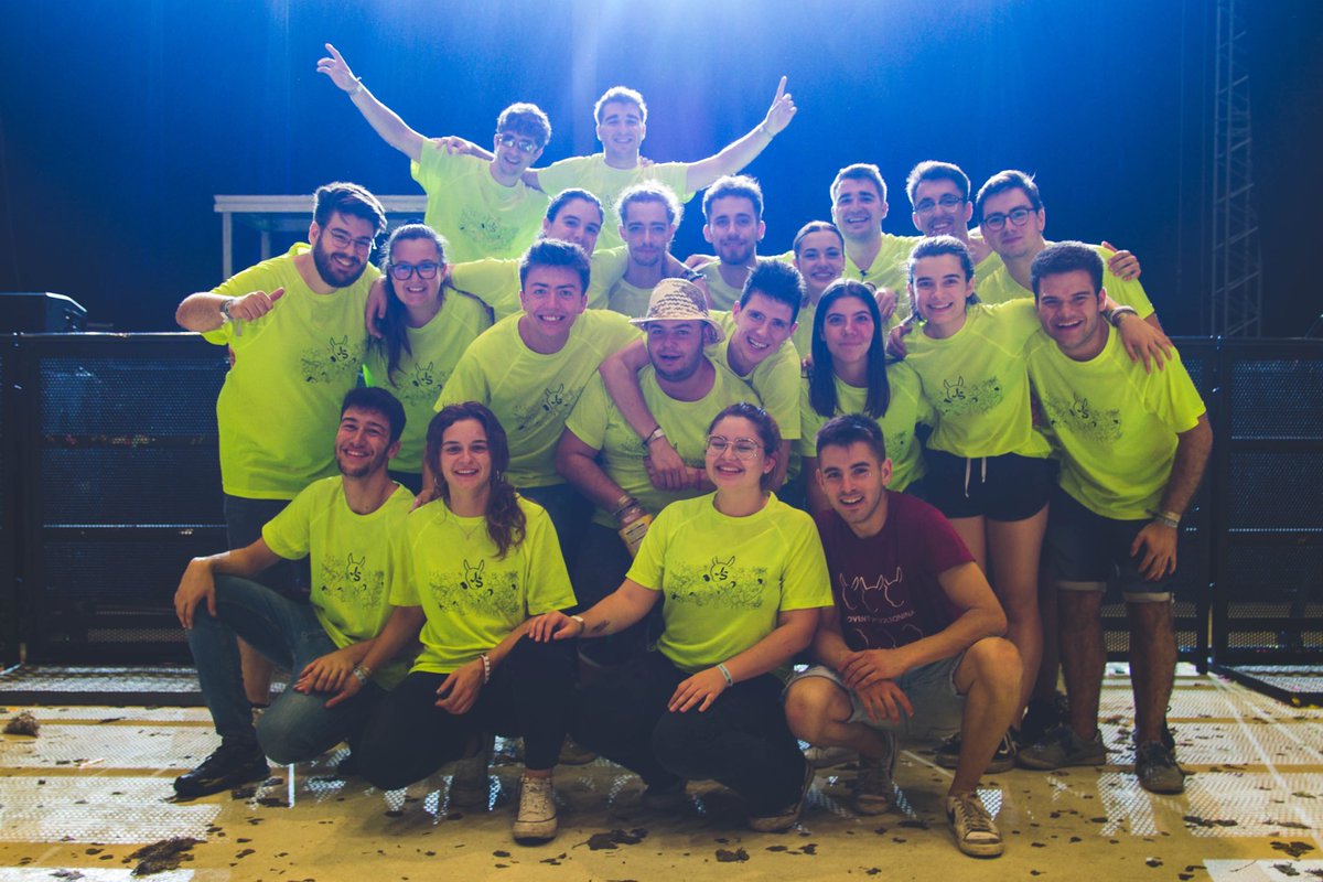 JoventSolsoni's tweet photo. 🚀MOLTÍSSIMES GRÀCIES SOLSONA!🫶🏻

❤️Joventut Solsonina hem viscut aquests quatre dies de Festa Major Jove d'enguany d'una forma molt especial, i on hem pogut tornar a comprovar un cop més l'entrega d'una ciutat a la seva cultura i la seva festa. https://t.co/ek4Lu1Gcoo