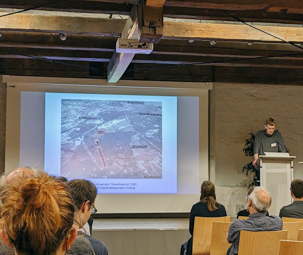 schwarzlicht (@revo1897) on Twitter photo In den zweiten Tag starten wir mit Umweltgeschichte: Nils Güttler (<a href="/univienna/">Universität Wien</a>) über die Konflikte um die Startbahn West und den Frankfurter Flughafen. #GWMT23 In den zweiten Tag starten wir mit Umweltgeschichte: Nils Güttler (<a href="/univienna/">Universität Wien</a>) über die Konflikte um die Startbahn West und den Frankfurter Flughafen. #GWMT23
