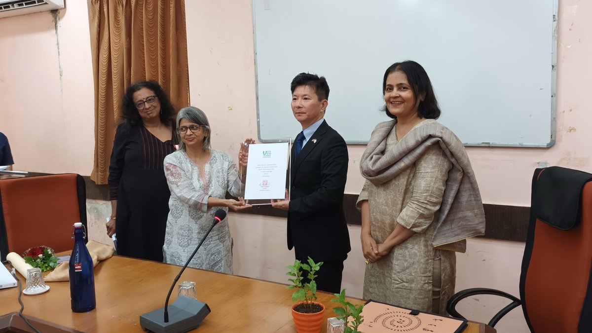 On 6th September 2023, Department of German, University of Mumbai held official Handover ceremony of the #JapaneseBooks.
#TheTokyoFoundationForPolicyResearch had donated books under #READJAPANPROJECT to the University.