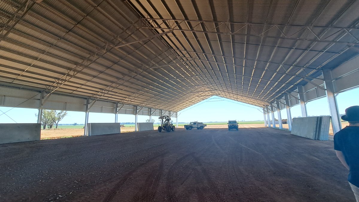mptagtech's tweet photo. On a pretty warm, and very dry day in #Tullamore was great to get out and do a travelling 'field days' and check out a range of innovations being used on farms. From hi-tech shearing sheds, to large grain storage buildings, crop spraying drones, and especially smart air-seeders😄 https://t.co/Gv0HMWMHcG