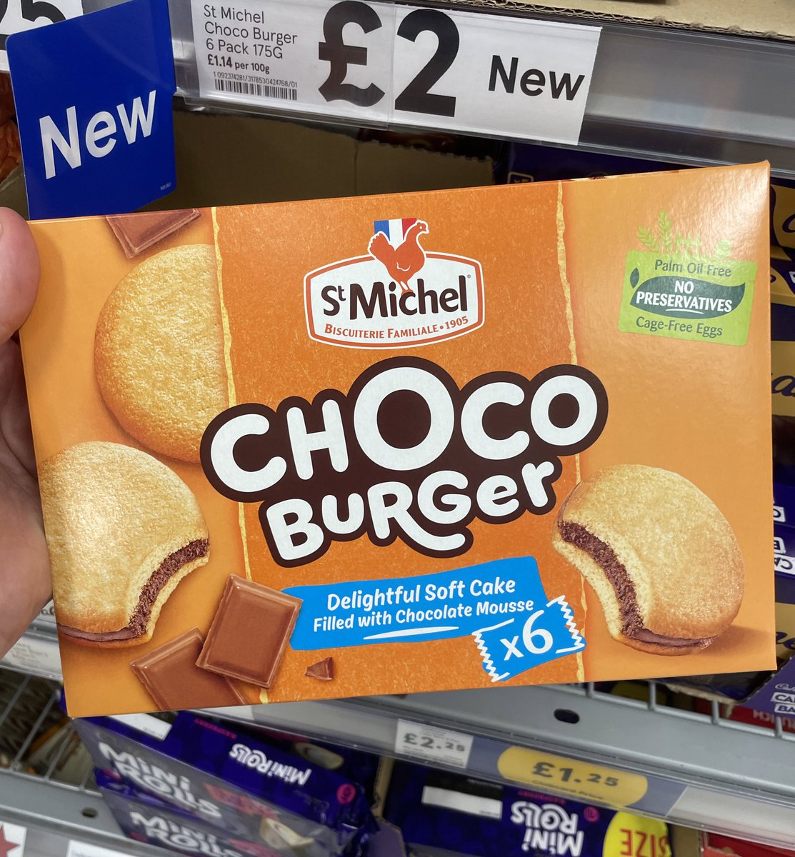 All_Things_New_'s tweet photo. Choco Waffle and Burger! 👀 At Tesco @StMichel #stmichal #chocowaffle #chocoburger #choco #chocolate #waffle #burger #wellthisisnew https://t.co/EpeOuZhd1Y