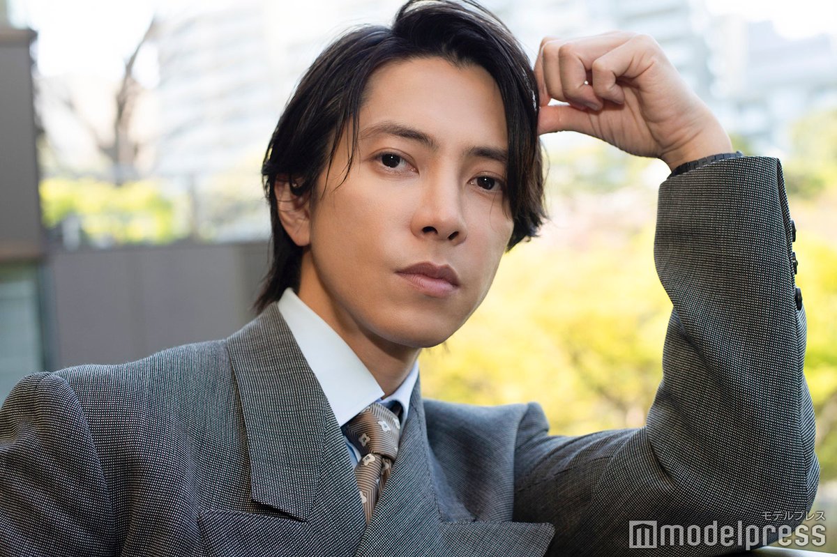 modelpress's tweet photo. 【 #モデルプレス夢を叶える秘訣 特別企画】反響大の名言を紹介

山下智久：諦めないことです。大変なことですが、そこは自分との戦いだと思います。その夢を追っている途中にほかの夢ができる可能性もあるし、どう点が繋がるかは分からないので、諦めず、自分に正直にいることが大事だと思います。

🔻��なたが背中を押された「夢を叶える秘訣」を教えてください
https://t.co/dWsTLjsr4z