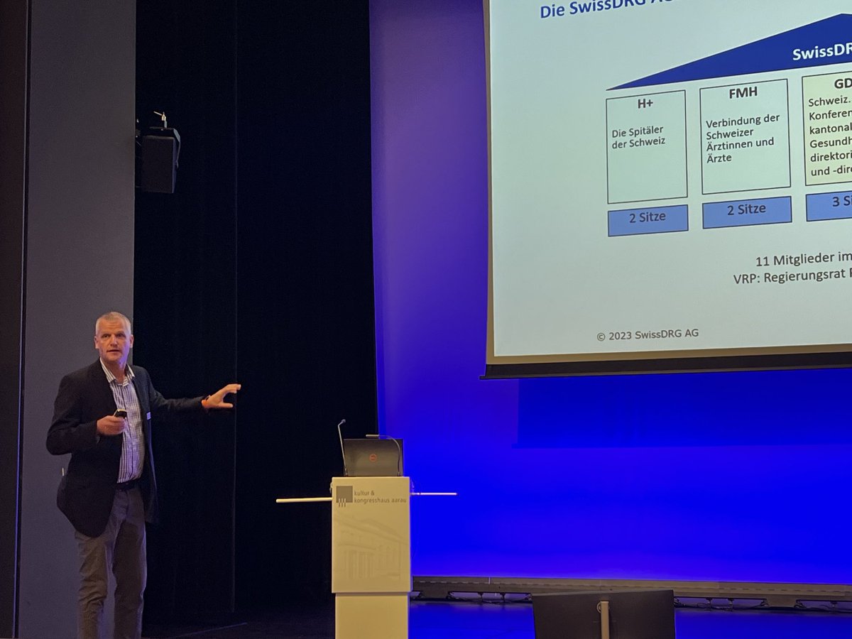 OertleM's tweet photo. Simon Hölzer, CEO SwissDRG beleuchtet u.a. ein Problem von OnceOnly: jeder Akteur hat unterschiedliche Interessen und Ansprüche an Daten. https://t.co/nQFaPiO00v