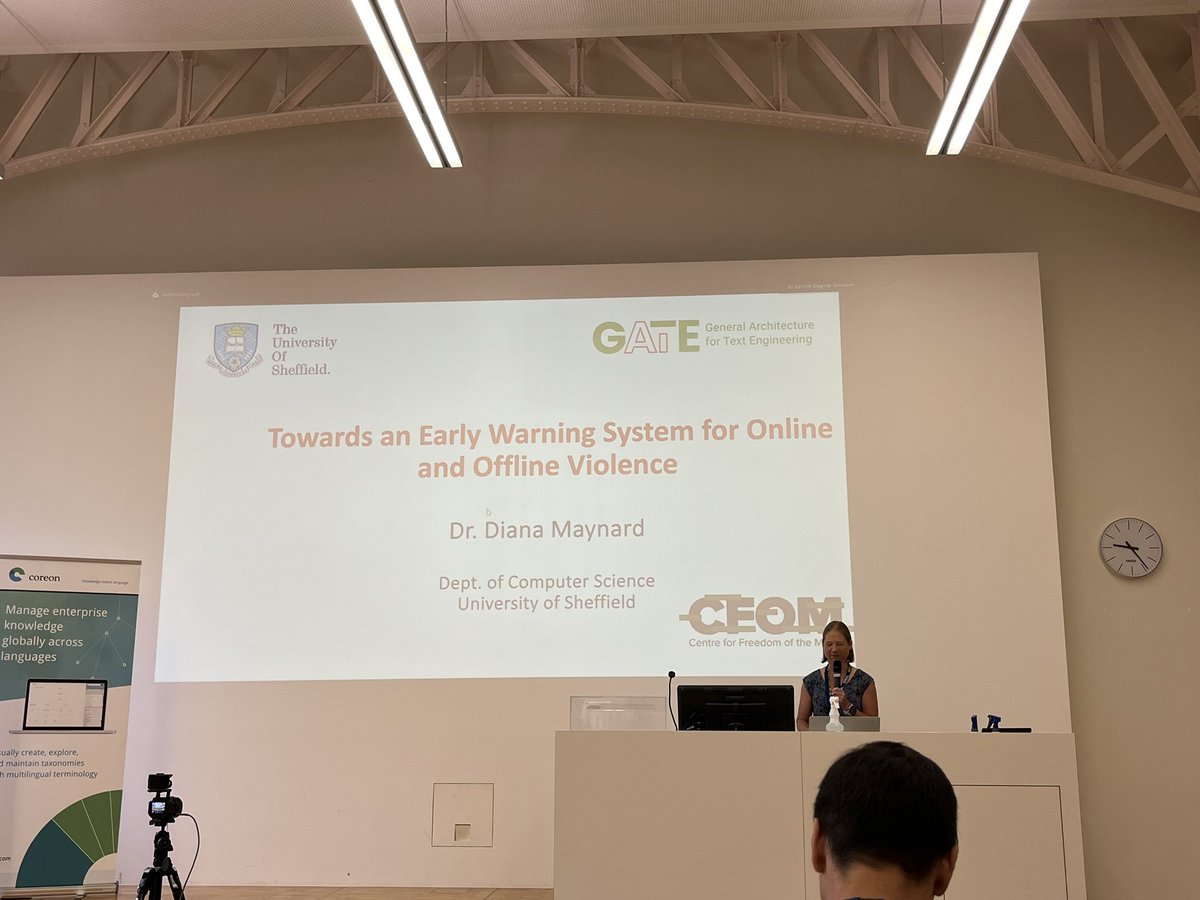 merpeltje's tweet image. First #LDK2023 keynote by @dianamaynard