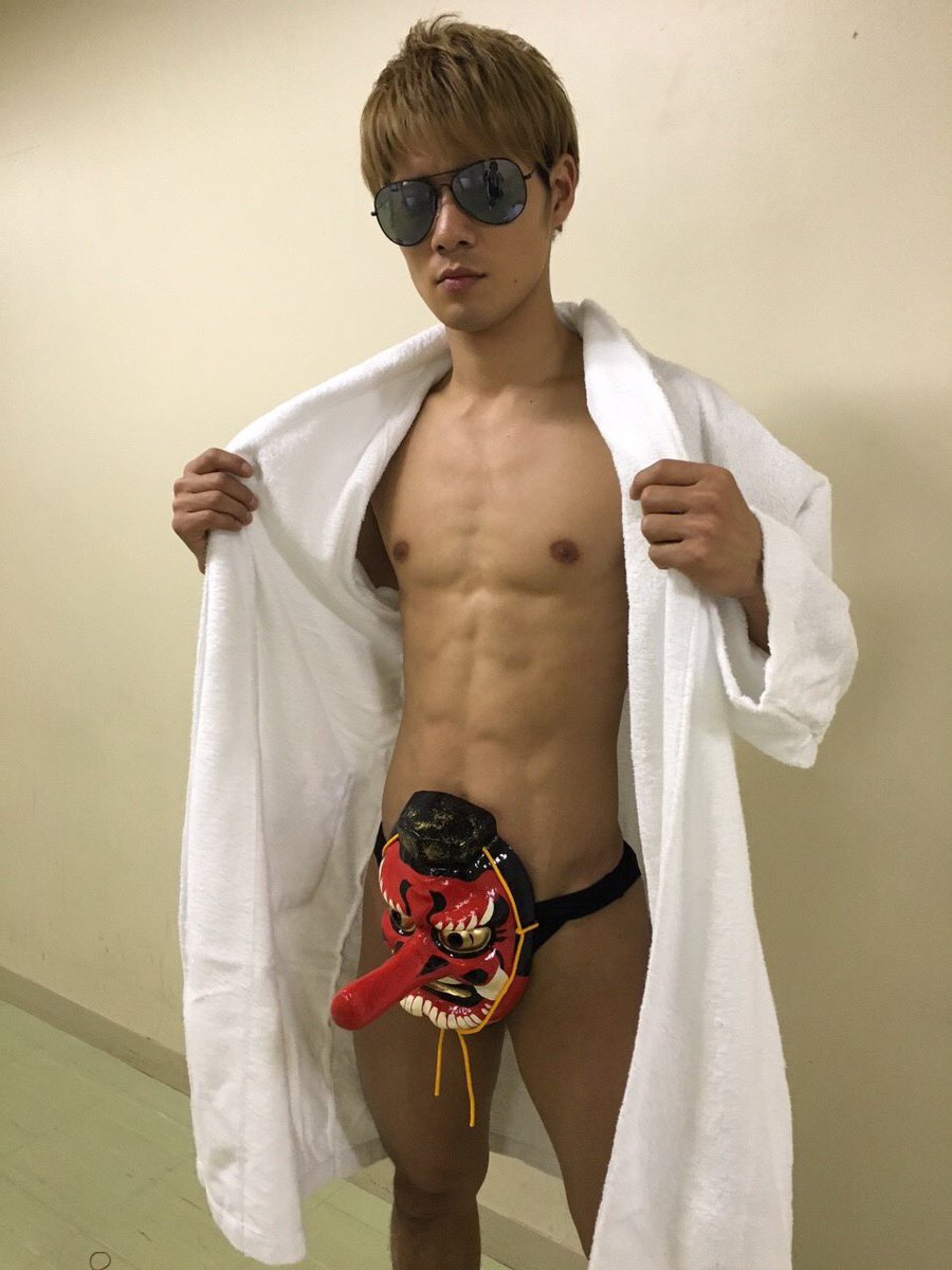 BOYMEN_tsujimo's tweet photo. @bozu_108 これのどこがお笑い芸人なんですか‼️
僕らは名古屋を中心に活動するアーティストですよ‼️
#ボイメン
#辻本達規
#太っ腹
#山籠りしててリアクション遅れました🙇‍♂️ https://t.co/YH5f5kRGX5