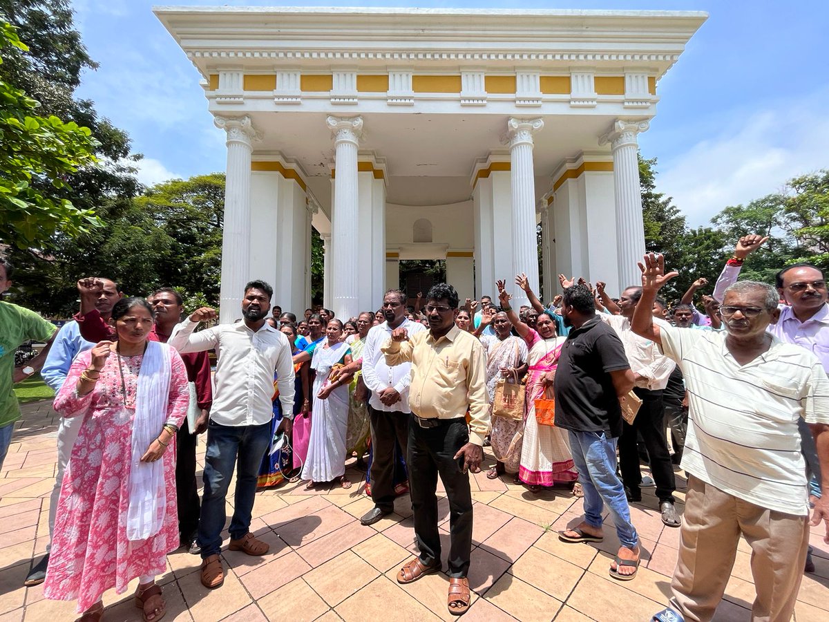 thegoanonline's tweet photo. BANDHARA 'DEADLOCK'": #Khandepar Villagers petition #ST commission, claim atrocities on STs of Khandepar by Dy Coll Suyash Khandeparkar; demand to withdraw #sec144 in view of #Ganesh festival https://t.co/nYn2AKObsz