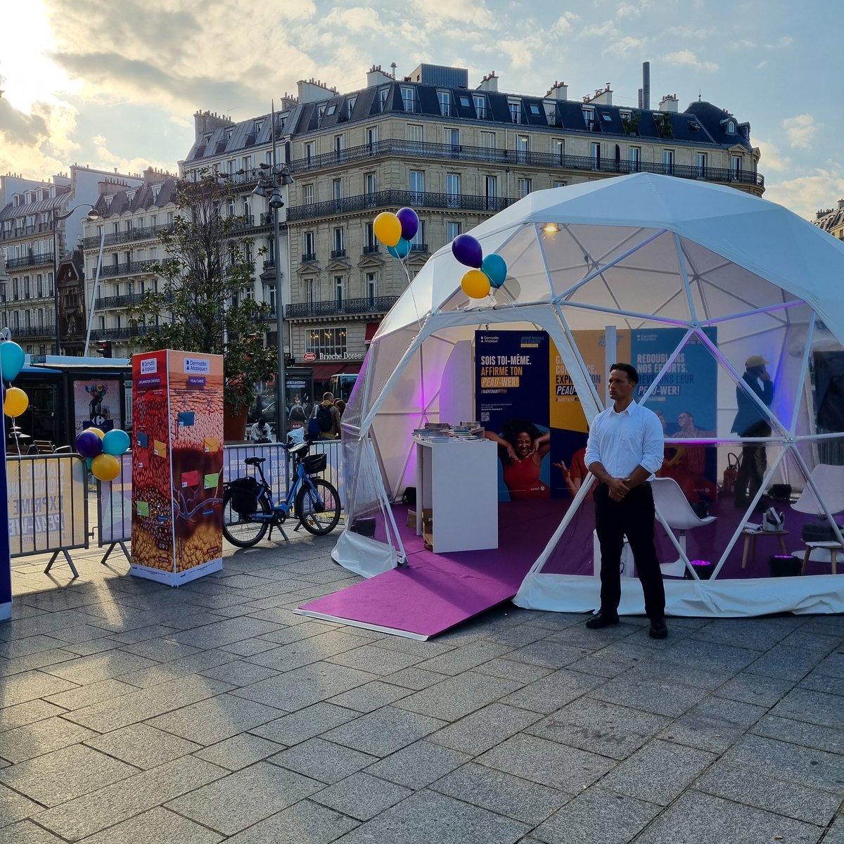 SanofiFR's tweet photo. [#Patients] Aujourd'hui, c'est la Journée mondiale de la Dermatite Atopique 🎉✨

Venez révéler votre #Peauwer sur la Cour de Rome du parvis de la gare Saint-Lazare afin de mieux connaître cette maladie de la #peau.

@asso_eczema 
#WorldADDay
#ChangeAD
#Maintenantjagis https://t.co/rXnKnFFhkD