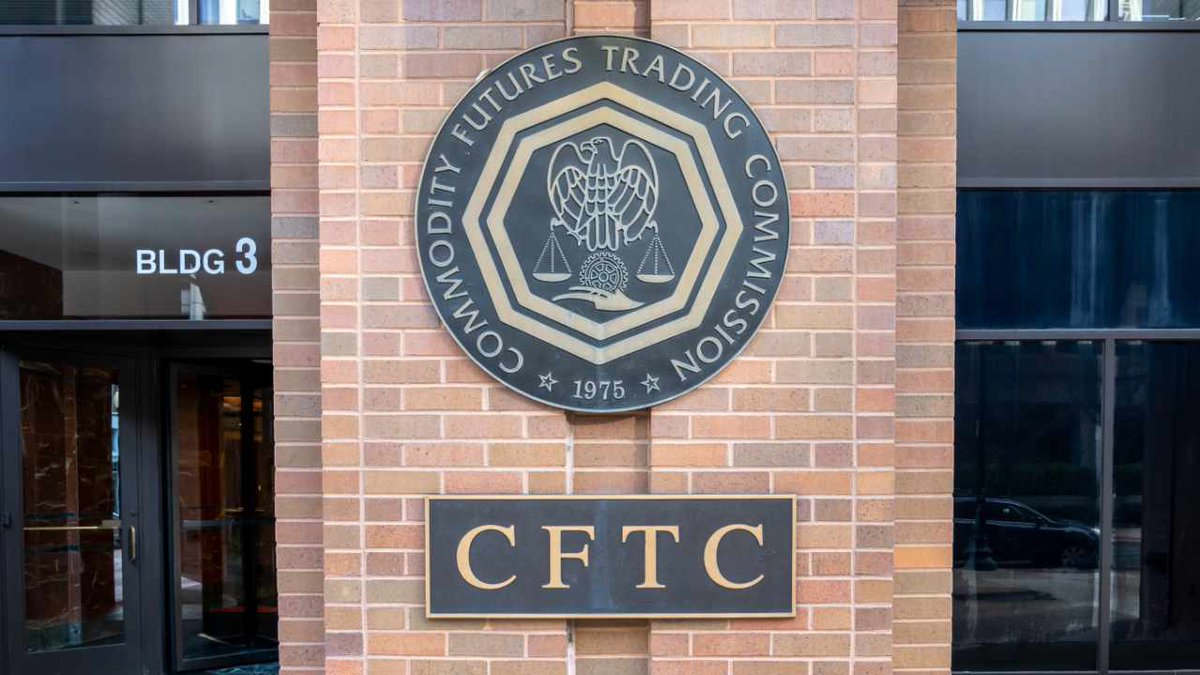 vinhdao286's tweet photo. #CFTC chief calls “#DeFi exchanges a threat” after charging 3 projects: #Opyn, #0x and #Deridex. #BTC #Crypto https://t.co/a7HGrL8MZP