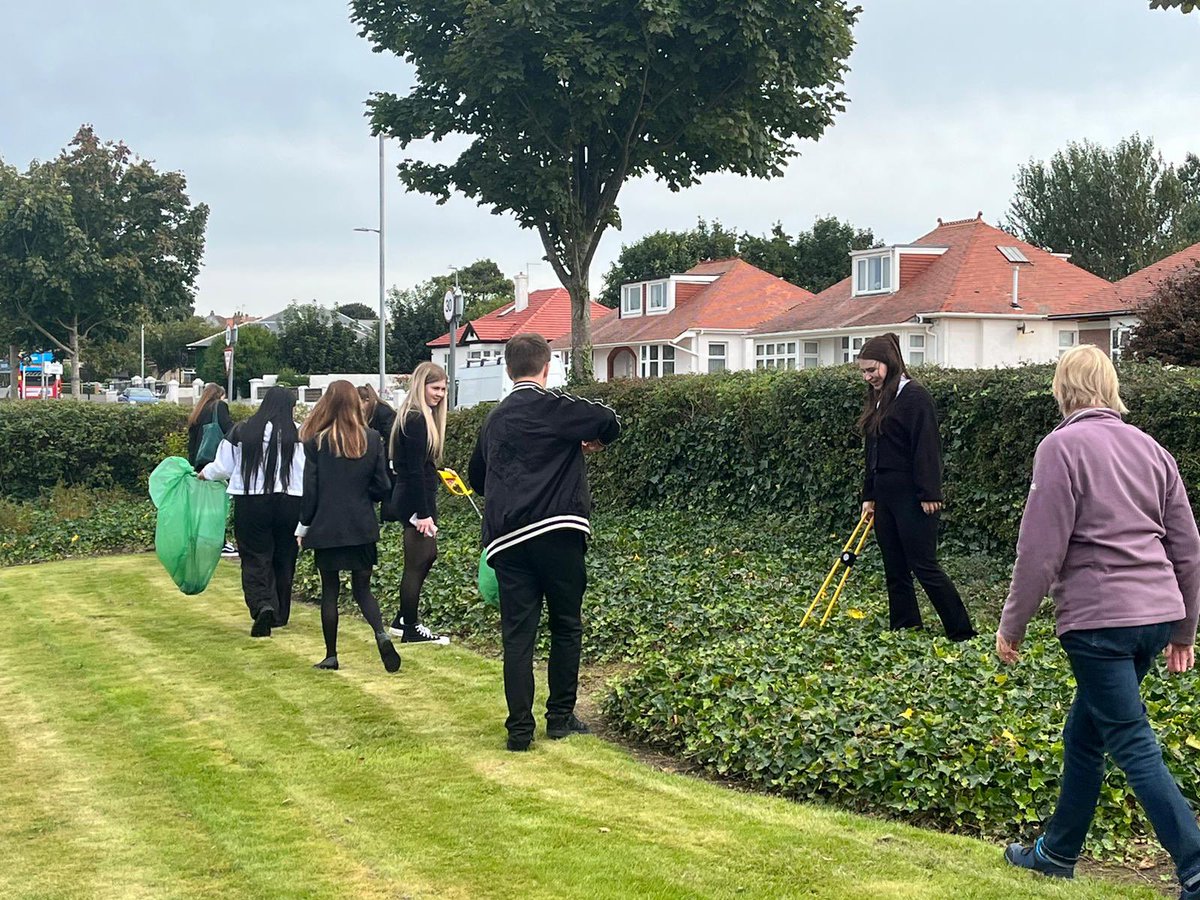 StmattsASN's tweet photo. Well done to S6 for a brilliant litterpick yesterday with the Three Towns Clean Up Crew Jean and Iain. Amazing amount from just the car park! @StMatthewsAc https://t.co/xjERuwc1EH