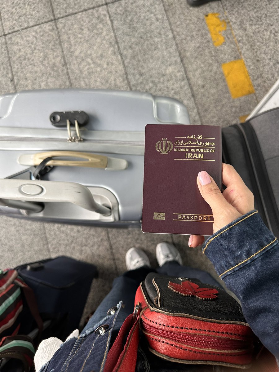 ghezi_'s tweet image. Finally
منم خدافظی