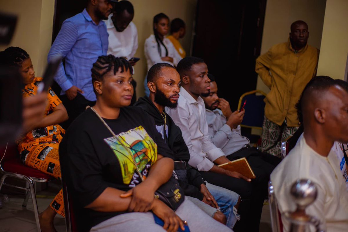captain_edet's tweet photo. The Early hours witnesses at the #Readmania with @johnnieobot
#johnobotreadsaloud #UyoBookClub #ReadToLead #EYENAKWAIBOM
#bbrightvc #القبض_على_قلوري https://t.co/AjAUGRyCFk