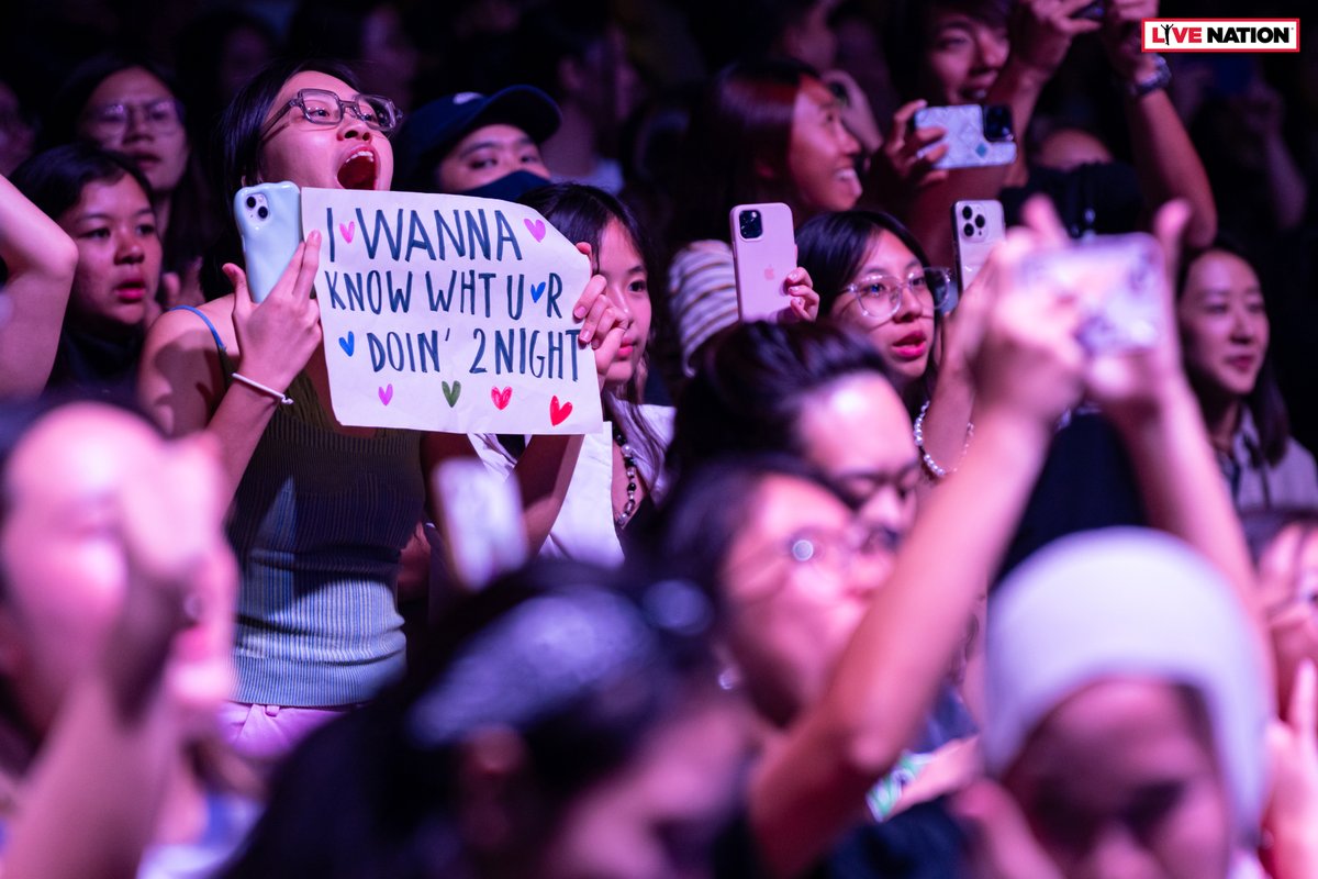 livenationsg's tweet photo. Wiping away our 'Throwback Tears' after an incredible night with Valley – their concert was so super fun! 🎶🕺🏻💃🏽  

Share your concert highlights in the comments!

More photos via 🔗 in bio  

#Valley #ValleyinSG⁠ #ValleyLiveinSingapore2023 #lostintranslationtour #livenationsg https://t.co/saTXE1W98E