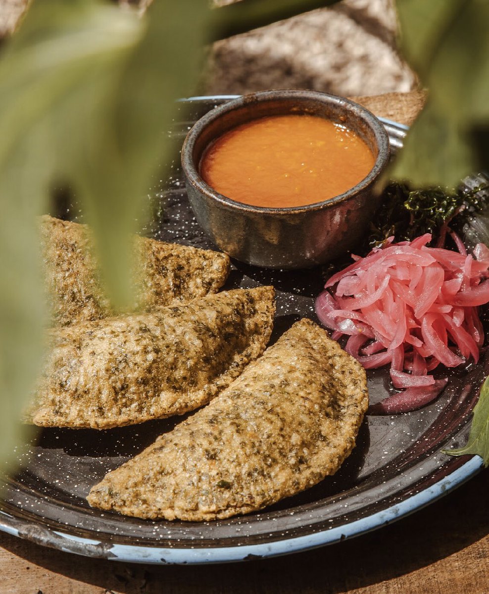 Muy honrados de recibir a el chef Reyes Uc directamente desde Izamal, Yucatan, México para estas celebraciones mexicanas en Londres.

cavitarestaurant.com/events