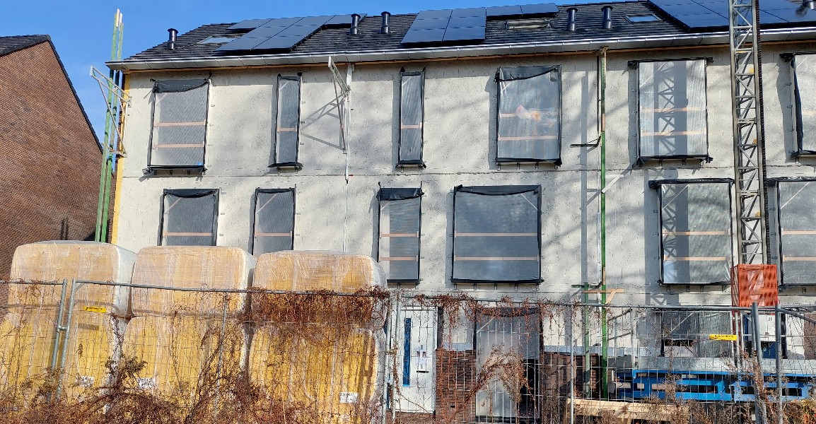 Nieuw­bouw­hui­zen worden steeds duurder
Nieuwbouwwoningen worden steeds duurder en staan ook veel langer te koop. WoningBouwersNL, brancheorganisatie voor ontwikkelaars en bouwondernemers, noemt deze scheefgroei een zorgwekkende ontwikkeling.
cutt.ly/2wz9fLBD