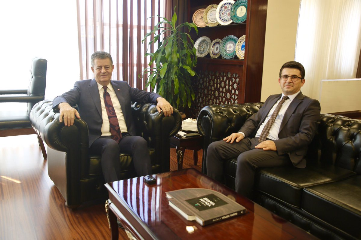 Şırnak 2.Ağır Ceza Mahkemesi Başkanı Sn.İbrahim Aysu’yu belediyemizde ağırladık. 
Nezaketlerinden dolayı Sayın Başkanımıza teşekkür eder, görevlerinde muvaffakiyetler diliyorum.