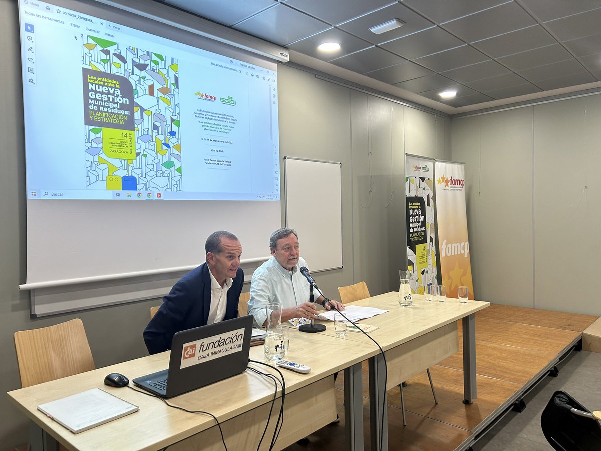 jserpac82's tweet photo. Con la @FamcpAragon para ayudar a las entidades locales de Aragon a interpretar las obligaciones de la nueva regulación en materia de residuos. https://t.co/VVLhMDSpvc