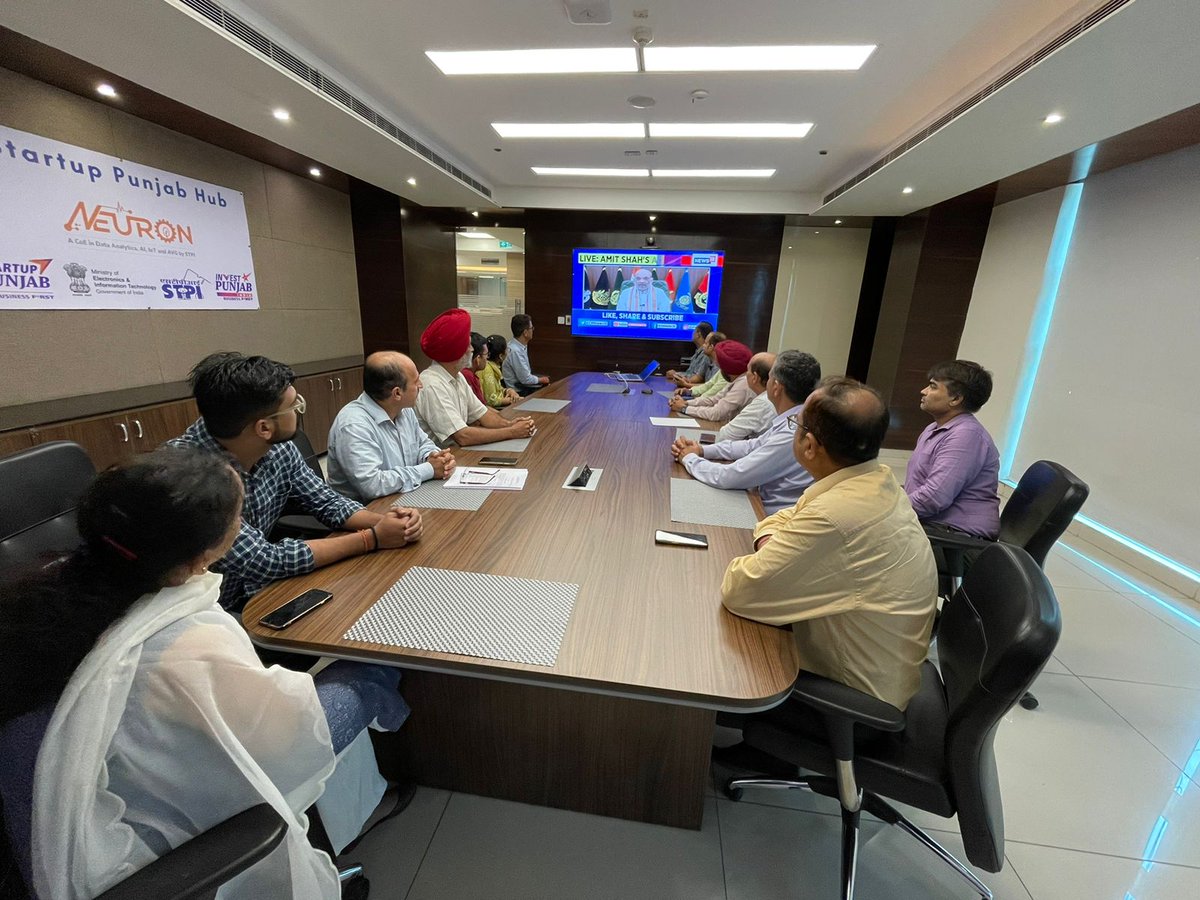 STPIMohali's tweet photo. @STPIMohali केंद्र पर हिन्दी पखवाड़े (14-28 सितंबर2023) का शुभारंभ हिन्दी दिवस के अवसर पर श्री अमित शाह जी, माननीय गृह एवं सहकारिता मंत्री, भारत सरकार, श्री अरविंद कुमार जी महानिदेशक @stpiindia एवं श्री रजनीश अग्रवाल, निदेशक @GurugramStpi के संदेश के साथ किया गया। @purnmoon https://t.co/2tHWziqIUM