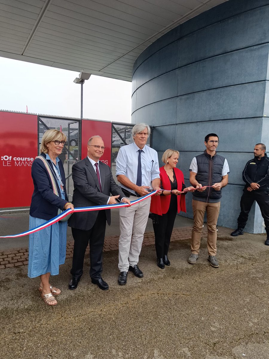 Inauguration de la 86eme édition de la foire du mans
460 entreprises représentées lors de cet événement populaire qui démontre le dynamisme du territoire  #lemans <a href="/ofcourselemans/">Of course Le Mans</a> #commerce  #agriculture #animations #swing  #sarthe