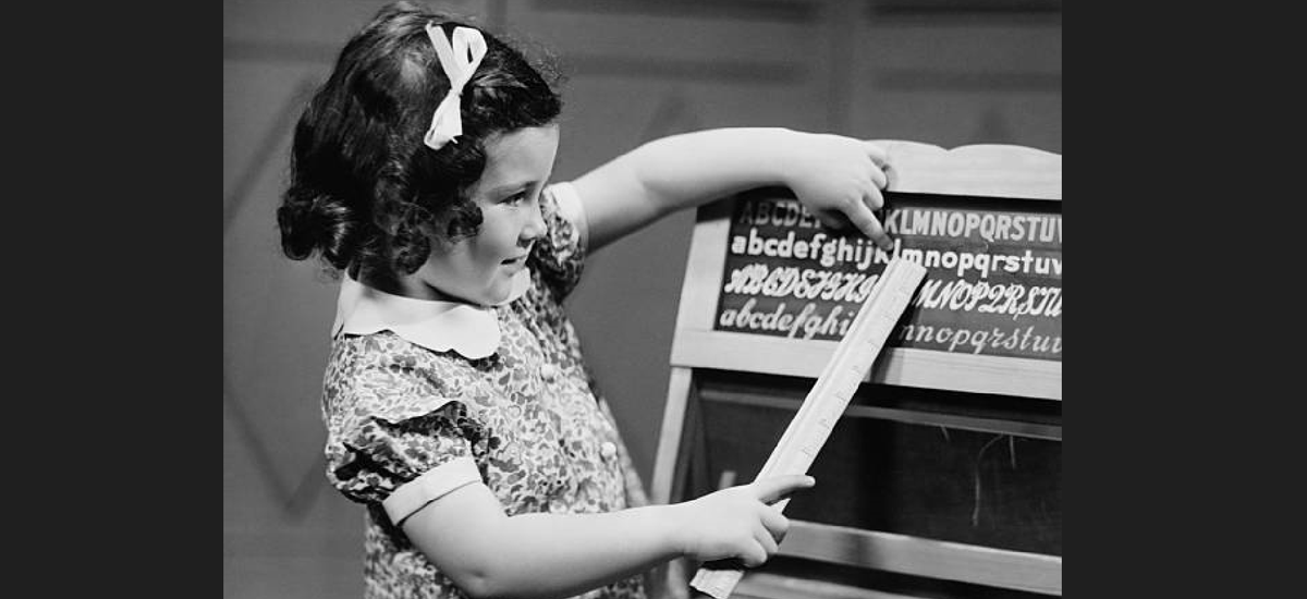 Het is #oktober en dat betekent dat het weer de maand van de #kennis is! 📚 Voor basiskennis over de familiegeschiedenis kun je kijken op de site van <a href="/CBG_nl/">Familiegeschiedenis</a> 👉cbg.nl/kennis/basiske…  #tip