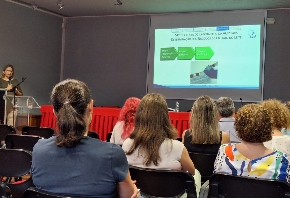 ALIP_Interprof's tweet image. 🧪 Partilhar o conhecimento e a experiência do trabalho que diariamente é desenvolvido no Laboratório Interprofissional do Leite foi o propósito do seminário que a @ALIP_interprof🥛organizou no âmbito da última edição da #AgroSemana.
#pelafileiraleiteira