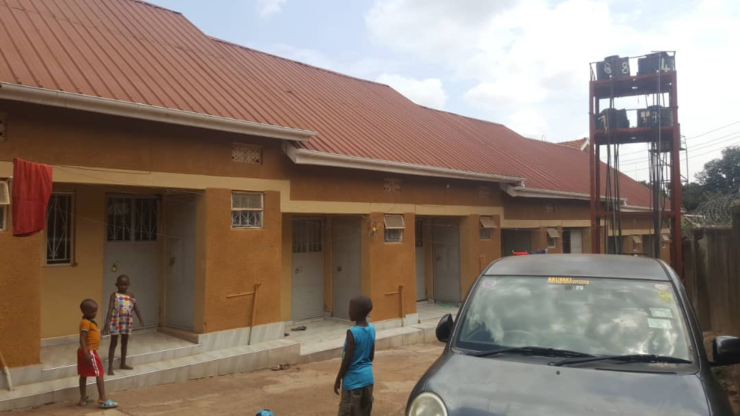 shukranproperty's tweet image. Money needed Urgently..
#8Double rooms for sell in Kiwatule making #4millions ugx per month. Asking price #370m_ugx negotiable ready private mailo land and approved building plan..Call 0706592177