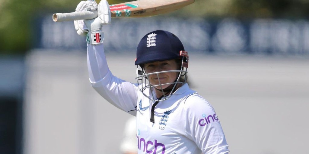 Women in Sport (@womeninsport_uk) on Twitter photo "Maybe a young teenage girl that's got curves looks at me and goes: 'I can play sport.'"
⬆️Cricketer <a href="/Tammy_Beaumont/">Tammy Beaumont</a> on the body image pressures put on female athletes
Our research found 45% of teenage girls feel they don't have the right body for sport😢ow.ly/GmbZ50PJceA "Maybe a young teenage girl that's got curves looks at me and goes: 'I can play sport.'"
⬆️Cricketer <a href="/Tammy_Beaumont/">Tammy Beaumont</a> on the body image pressures put on female athletes
Our research found 45% of teenage girls feel they don't have the right body for sport😢ow.ly/GmbZ50PJceA