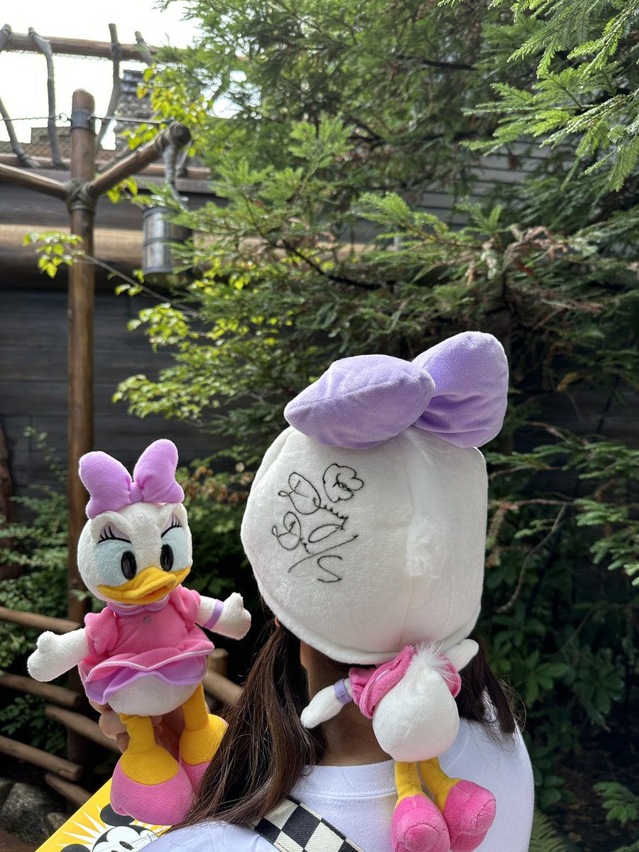 chiiiisa143's tweet photo. いっぱいサイン貰って

幸せと喜びに溢れてる私のサイン帳は一生宝物にさせて頂こうと思う。

推しにもらったファンキャップへのサインは部屋に置いてるねんけど、

それ見るだけで毎日頑張れるから一生推す。

これまたありがとうな。Disney🤟🏻🤟🏻 https://t.co/m4dWDfngko