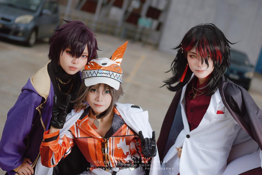 ku_akaane7's tweet photo. This is actually our very 1st and last shot of Vox with his bottoms set. I mean, it's not because Mysta is graduating but because I already sold his costume. So yea. 👍🏻
Mysta Rias: @yingfei44
Vox Akuma: @mecha_nemuiyo
Shoto: @Mananan0o1
#NIJISANJI #VoxAkuma #mystarias #shxto https://t.co/eMmUJFH4VE