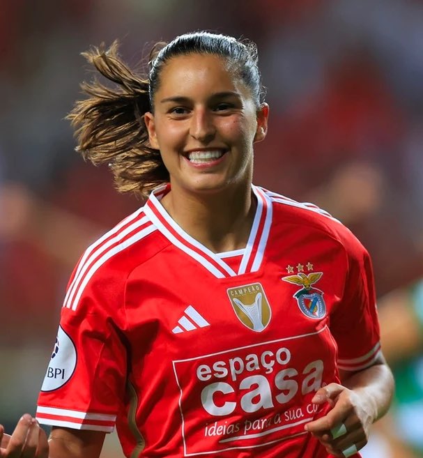 O patrocínio das camisolas do futebol feminino é das coisas mais machistas que vi nos ultimos tempos.