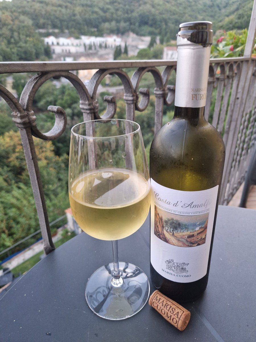 bart_86's tweet photo. #proofofWine #amalfi #bellaitalia https://t.co/Zz43qWuszF
