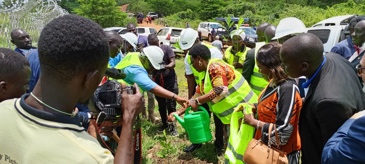 Akvointltd's tweet photo. Phase 1 of the project consisted of the Construction of Pump and Generator House, Guard House coupled with Ecosan Toilet and Bathroom, Electromechanical Works, supply and installation of 100KVA Generator.

#akvointernational #watersupply #project #yumbe https://t.co/vUyvfrDJpT