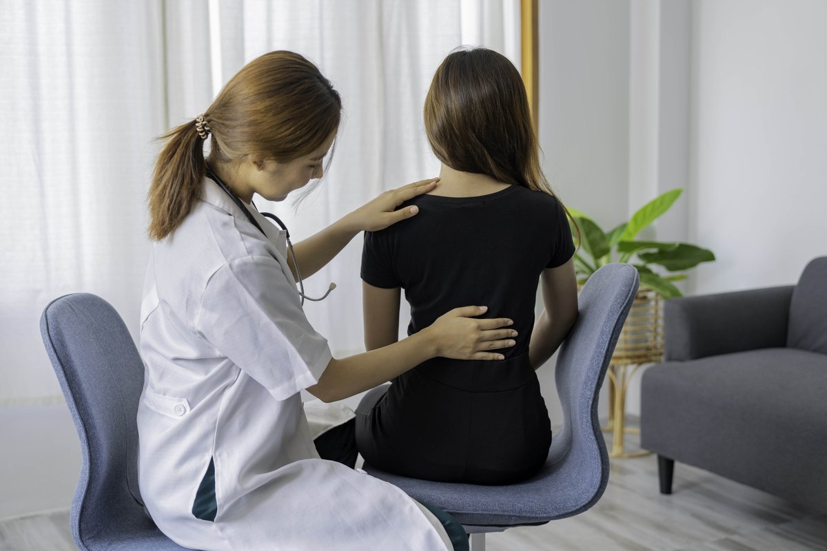 EUROSPINESoc's tweet photo. #PatientLineThursday
Each spinal injury is unique, and so is every patient's experience. Whether it's surgical intervention or a brace, it's all about finding the best approach for individual well-being. 
Stay informed:  https://t.co/7hd9zNygYp 
#SpinalHealth #StayInformed https://t.co/wA80qgFdh6