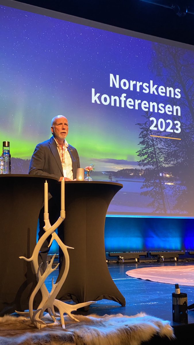 Regionråd Anders Öberg invigde den stora norrländska forskningskonferensen Norrsken i Luleå: ”Det är de små stegen inom forskningen som tar oss framåt” konstaterade han och lovade att forskningen ska få en betydande plats när Kirunas nya sjukhus står klart
