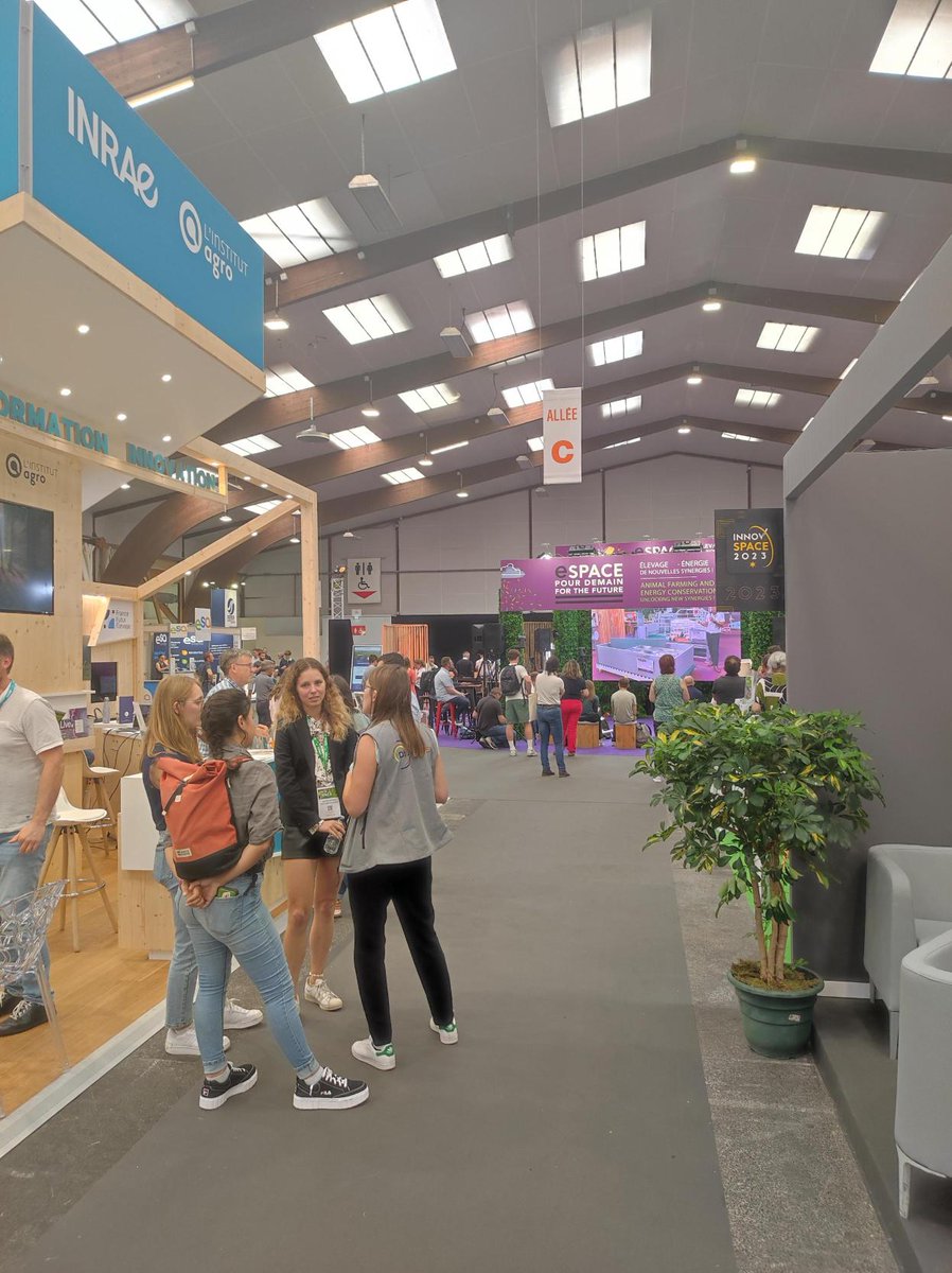 AsteryosGroup's tweet photo. Le #SPACE2023 se referme à #Rennes . 3 jours de rencontres, d'échanges sur l'innovation dans le domaine de l'agriculture et l'élevage pour les équipes du Groupe Asteryos
@SPACERennes #Agriculture #innovation #InnovSpace #Numérique @AsteryosGroup https://t.co/CxNC4PgycW