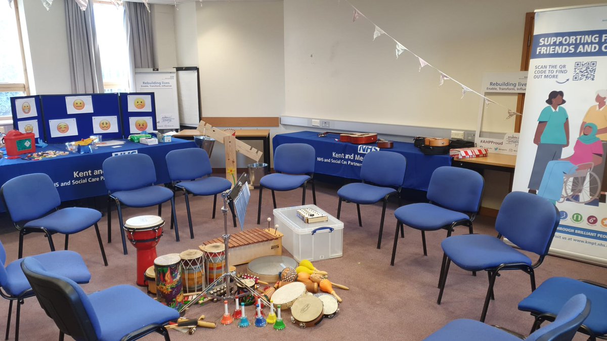 Nina_PhoenixOT's tweet photo. @iain_spink from @kmptnhs @KMPTAHP is all ready to engage year 5 children in Music Therapy as part of the #KentSchoolsProject #FutureAHPs in collaboration with @KarenAmber5 and @CanterburyCCUni https://t.co/pB4gz0IO7j