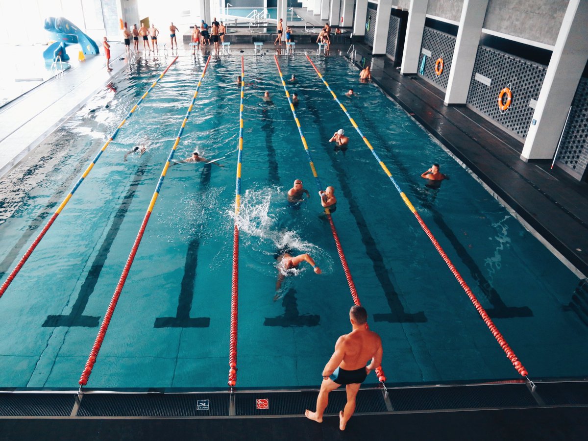 9pulkrozp's tweet image. Zwiadowcy #9pr rywalizowali o tytuł najlepszego pływaka 💪❗ W wyścigu na 50 metrów stylem klasycznym bezkonkurencyjny okazał się szer. Konrad Piwowarski z czasem 35,7 sek. W ubiegłym roku zdobył🥇na Mistrzostwach WP w Zegrzu w stylu motylkowym. 
@MON_GOV_PL @DGeneralneRSZ