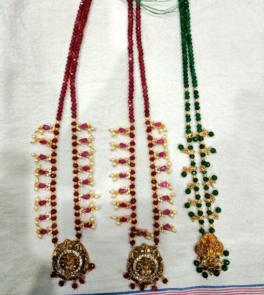 tgmepma's tweet photo. ##KnowYourSHG-A product a day🛒
Charming handcrafted #jewellery sets & #accessories- Customizable according to your colour preference, style & occasion.
By Radhika SHG of Turkayamjal,#RangaReddy.
For orders 📞call or watsapp 📲93941 43633
@KTRBRS
@arvindkumar_ias
#Vocal4local https://t.co/dQ7aGZlaO8